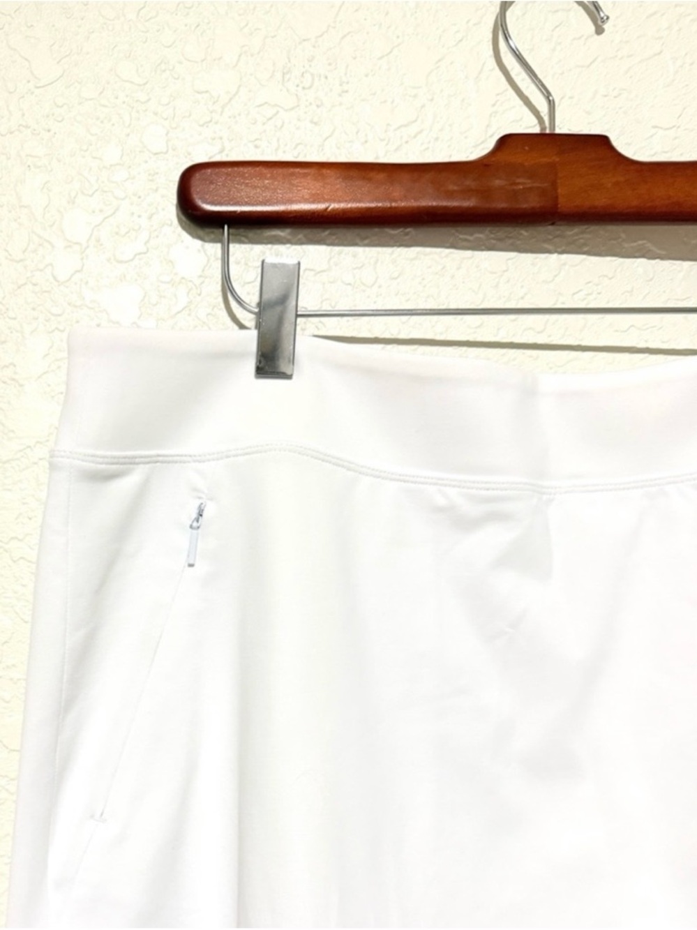 Tommy Bahama White IslandZone Active Golf skort Size Large NWT - Picture 5 of 7